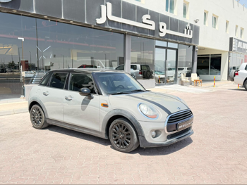 Mini  Cooper  2016  Automatic  170,000 Km  4 Cylinder  Front Wheel Drive (FWD)  Hatchback  Silver