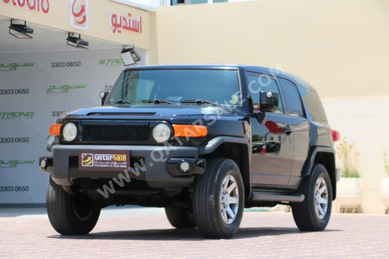 Toyota  FJ Cruiser  2015  Automatic  235,000 Km  6 Cylinder  Four Wheel Drive (4WD)  SUV  Black