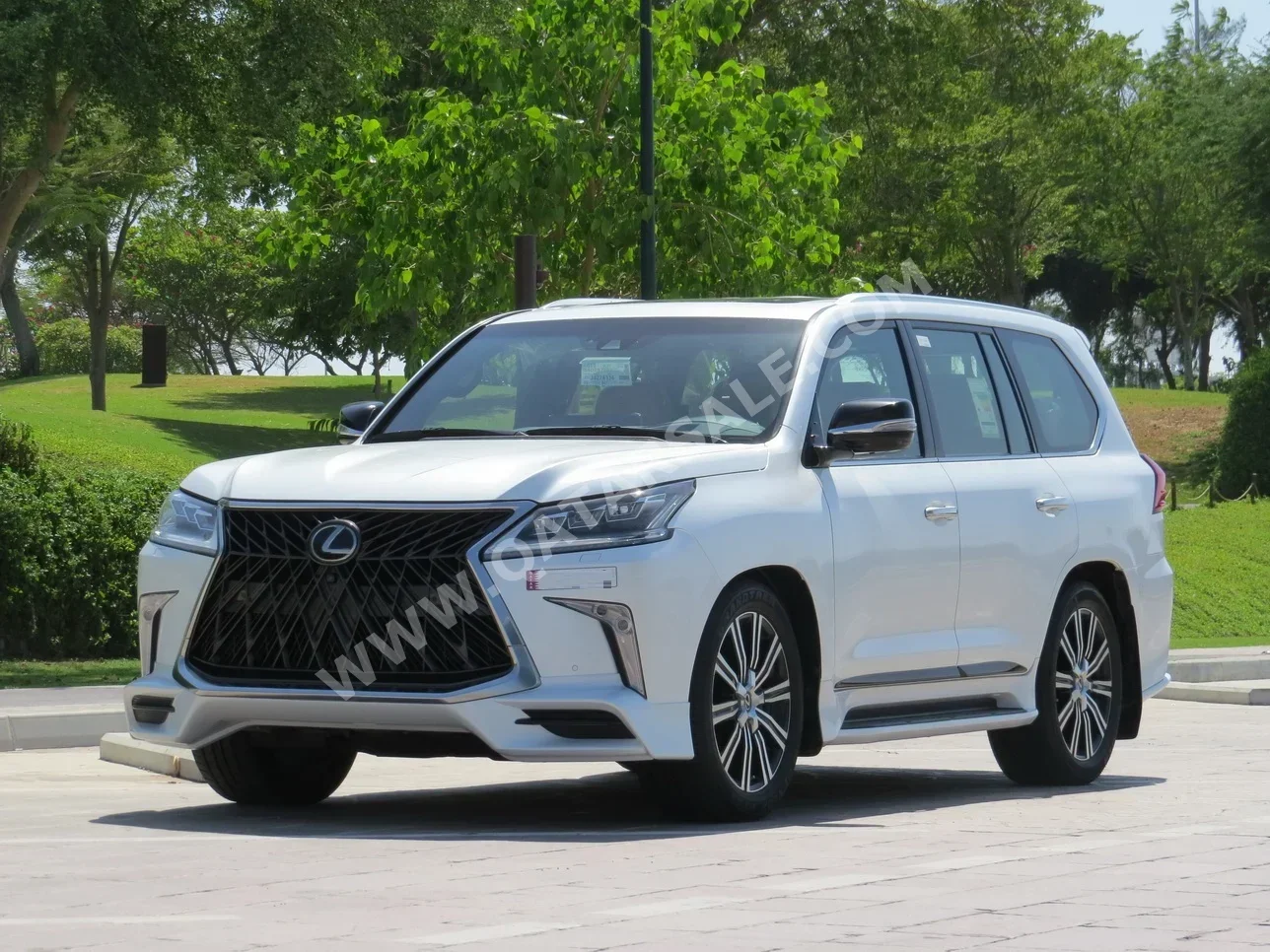 Lexus  LX  570 S  2018  Automatic  58,000 Km  8 Cylinder  Four Wheel Drive (4WD)  SUV  White