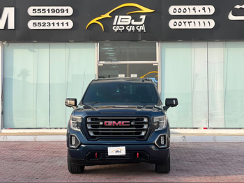 جي ام سي  بيك اب  2019  اوتوماتيك  150,000 كم  8 سلندر  دفع رباعي  بيكب  أزرق غامق