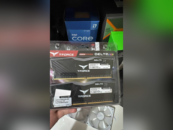 Ram Memories Team /  16 GB(2x8)  Black / Yellow  Heat Spreader /  DDR 4 -  3600 Mhz  RGB