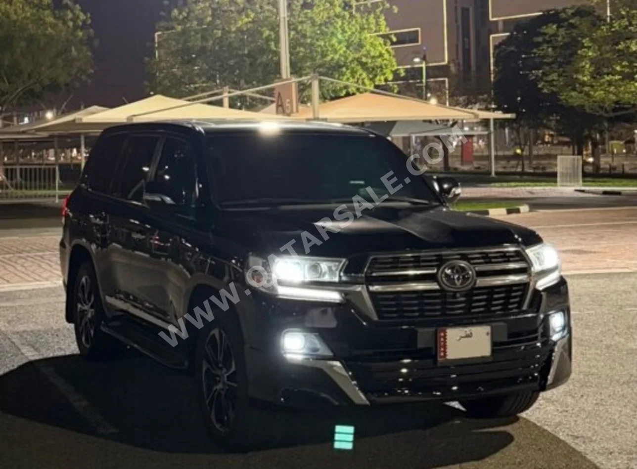 Toyota Land Cruiser VXR 2021 Automatic 168,000 Km 8 Cylinder Four Wheel Drive (4WD) SUV Black