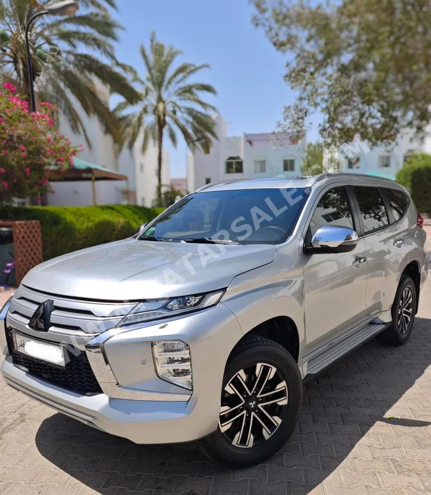 Mitsubishi  Pajero  GLS  2023  Automatic  29,300 Km  6 Cylinder  Four Wheel Drive (4WD)  SUV  Silver