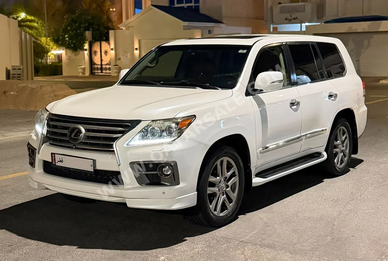 Lexus  LX  570  2012  Automatic  440,000 Km  8 Cylinder  Four Wheel Drive (4WD)  SUV  White