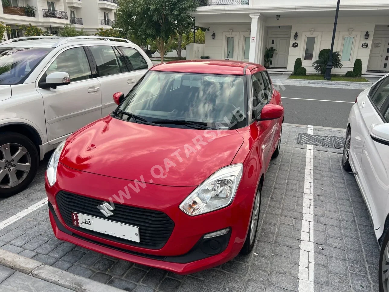 سوزوكي سويفت 2020 اوتوماتيك 150,000 كم 4 سلندر سحب امامي هاتشباك أحمر