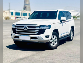 Toyota  Land Cruiser  GXR  2025  Automatic  40,000 Km  6 Cylinder  Four Wheel Drive (4WD)  SUV  White