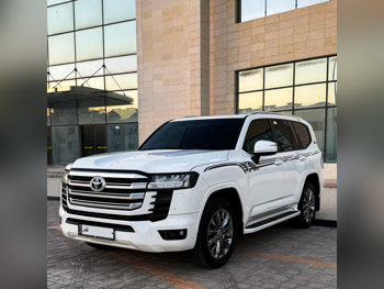 Toyota  Land Cruiser  GXR Twin Turbo  2022  Automatic  114,000 Km  6 Cylinder  Four Wheel Drive (4WD)  SUV  White  With Warranty