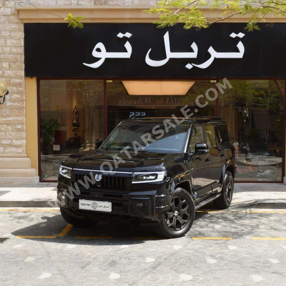 BYD Denza B8 Flag Ship 2026 Automatic 8,270 Km 4 Cylinder Four Wheel Drive (4WD) SUV Black With Warranty