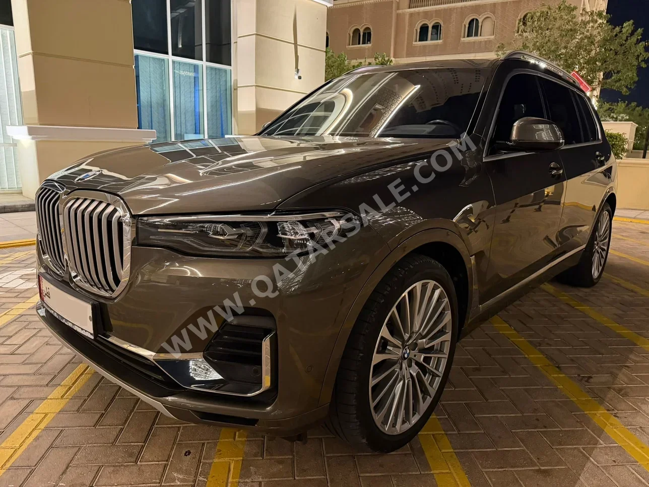 بي ام دبليو الفئة - اكس اكس 7 2022 اوتوماتيك 70,000 كم 6 سلندر دفع رباعي اس يو في رمادي تحت الضمان