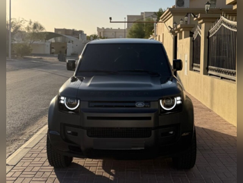 Land Rover  Defender  X Dynamic SE  2026  Automatic  5,500 Km  6 Cylinder  Four Wheel Drive (4WD)  SUV  Gray and Black  With Warranty