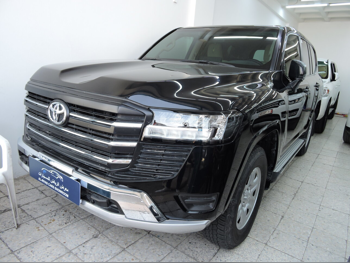 Toyota  Land Cruiser  GX  2024  Automatic  37,000 Km  6 Cylinder  Four Wheel Drive (4WD)  SUV  Black  With Warranty