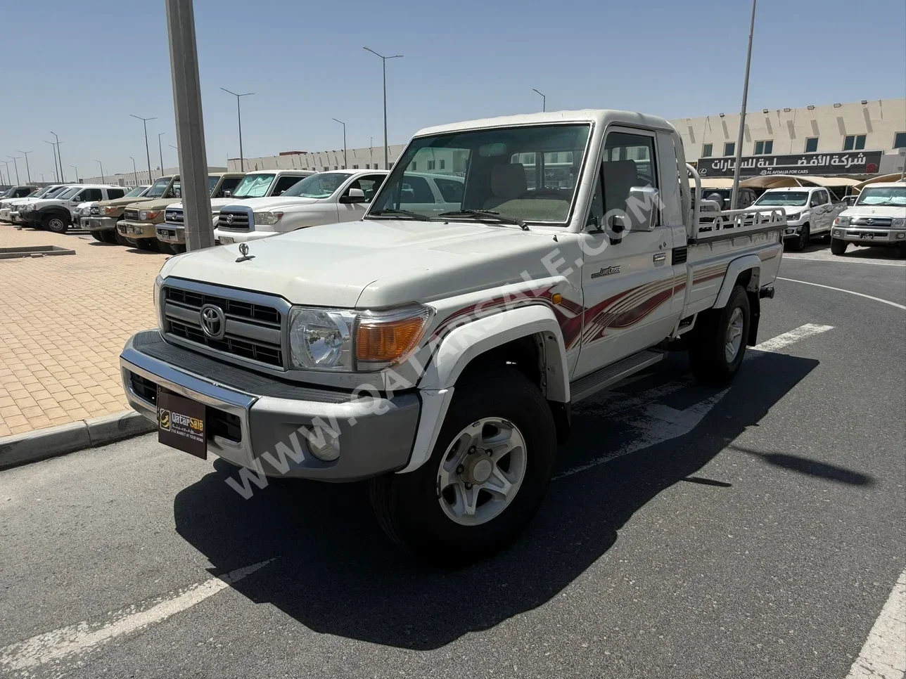 تويوتا لاند كروزر ال اكس 2007 عادي 500,000 كم 6 سلندر دفع رباعي بيكب أبيض