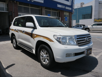 Toyota  Land Cruiser  GXR  2010  Automatic  600,000 Km  8 Cylinder  Four Wheel Drive (4WD)  SUV  White
