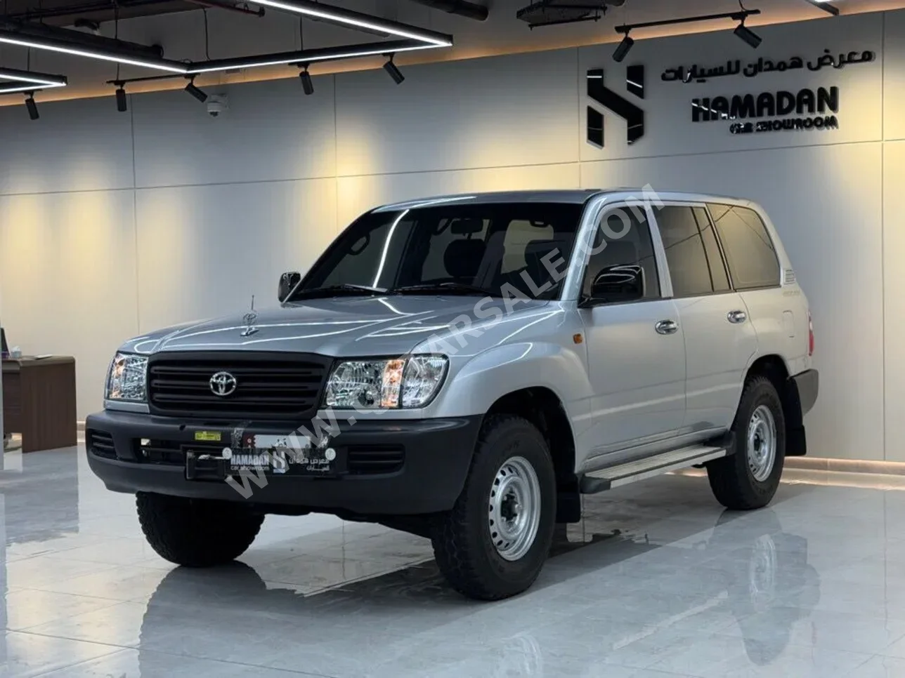 Toyota  Land Cruiser  G  2004  Manual  155,000 Km  6 Cylinder  Four Wheel Drive (4WD)  SUV  Silver