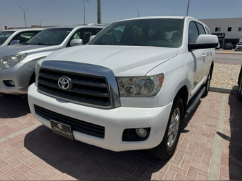 Toyota  Sequoia  SR5  2015  Automatic  370,000 Km  8 Cylinder  Four Wheel Drive (4WD)  SUV  White