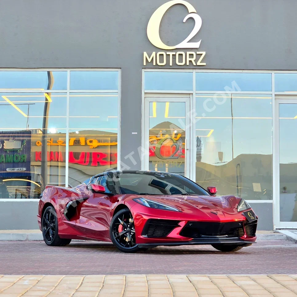 شفروليه كورفيت C8 Z51 2021 اوتوماتيك 42,000 كم 8 سلندر دفع خلفي كشف أحمر