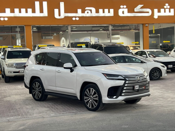 لكزس ال اكس 600 لكجري 2025 اوتوماتيك 7,000 كم 6 سلندر دفع رباعي اس يو في أبيض تحت الضمان
