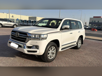 Toyota  Land Cruiser  GXR  2019  Automatic  269,000 Km  8 Cylinder  Four Wheel Drive (4WD)  SUV  White