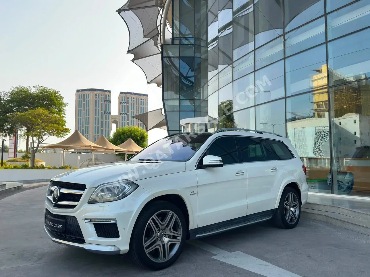 مرسيدس - بنز  جي ال  63 AMG  2016  اوتوماتيك  95,000 كم  8 سلندر  دفع رباعي  اس يو في  أبيض