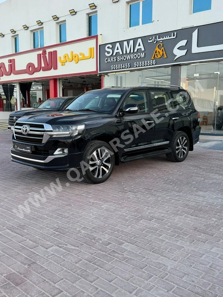 تويوتا لاند كروزر جي اكس ار - غراند تورينغ 2019 اوتوماتيك 210,000 كم 8 سلندر دفع رباعي اس يو في أسود