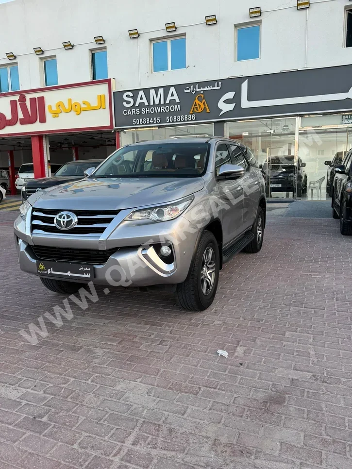 تويوتا فورشنر 2019 اوتوماتيك 160,000 كم 4 سلندر دفع رباعي اس يو في فضي