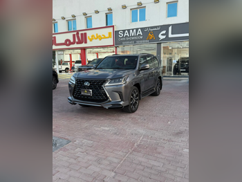 Lexus LX 570 S Black Edition 2018 Automatic 220,000 Km 8 Cylinder Four Wheel Drive (4WD) SUV Gray