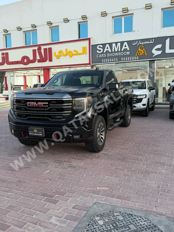 GMC  Sierra  AT4  2023  Automatic  197,000 Km  8 Cylinder  Four Wheel Drive (4WD)  Pick Up  Black
