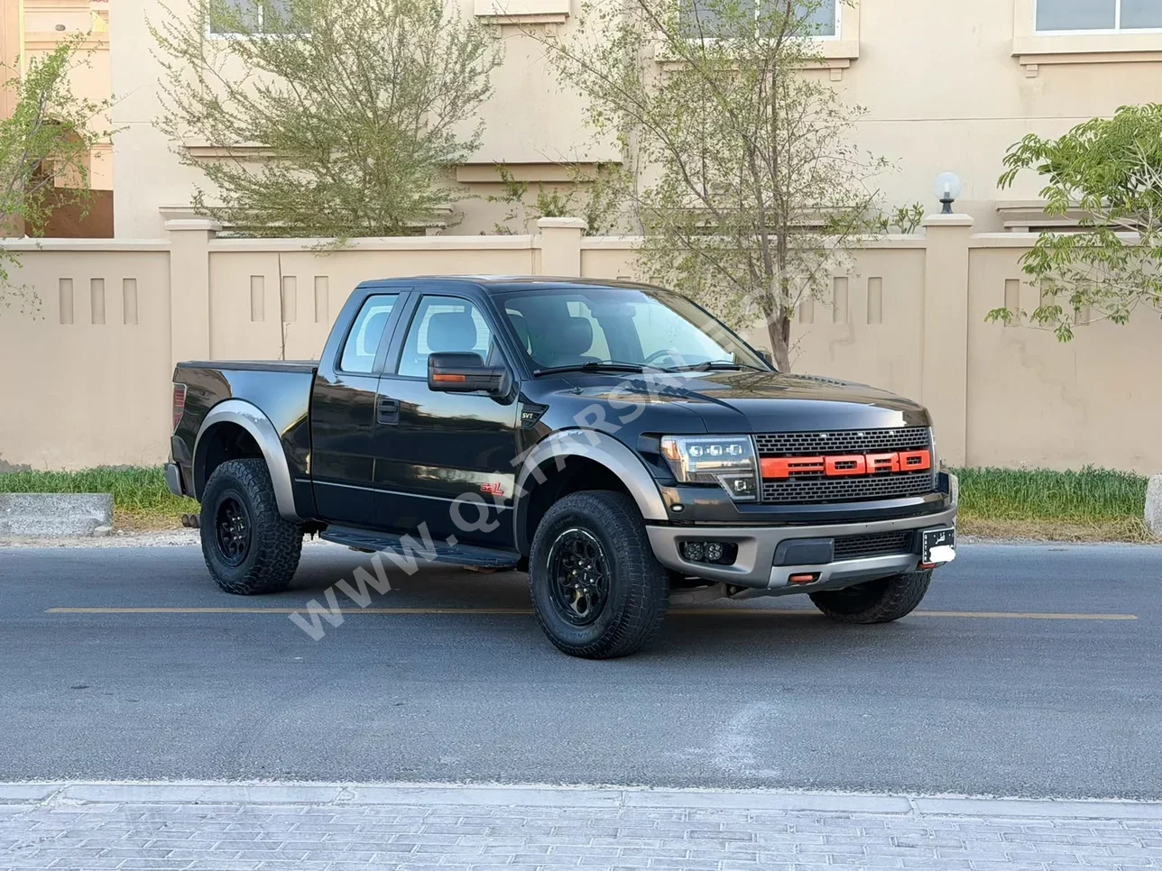 Ford  Raptor  SVT  2014  Automatic  210,000 Km  8 Cylinder  Four Wheel Drive (4WD)  Pick Up  Black