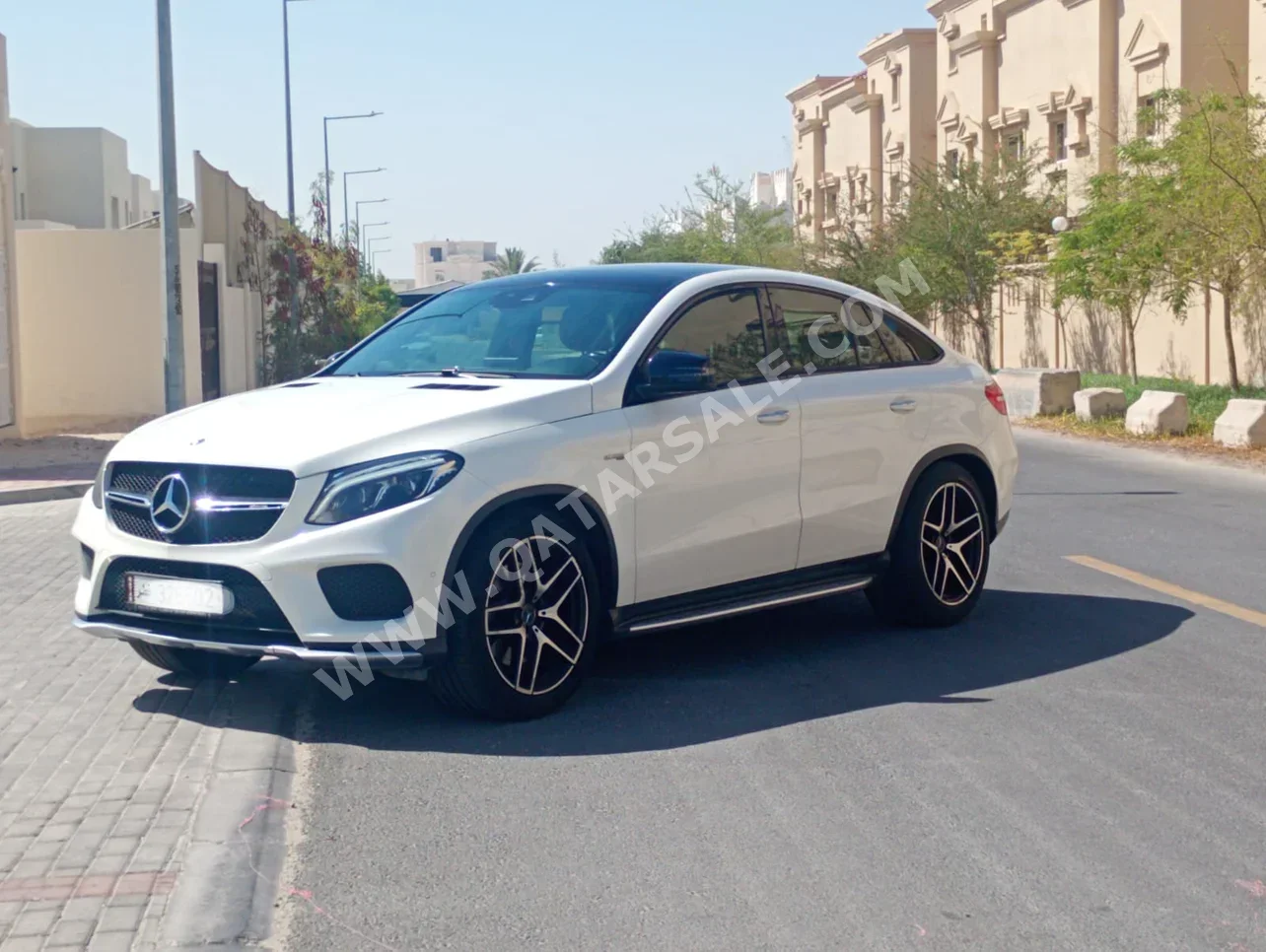 مرسيدس - بنز جي ال اي 43 AMG 2019 اوتوماتيك 110,000 كم 8 سلندر دفع رباعي اس يو في أبيض