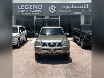 Nissan Patrol Super Safari 2020 Manual 102,000 Km 6 Cylinder Four Wheel Drive (4WD) SUV Gold