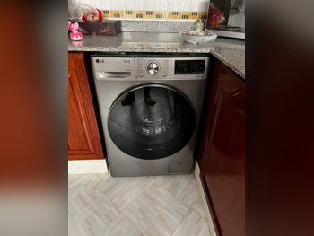 Washing Machines & All in ones LG / Front Load Washer Silver