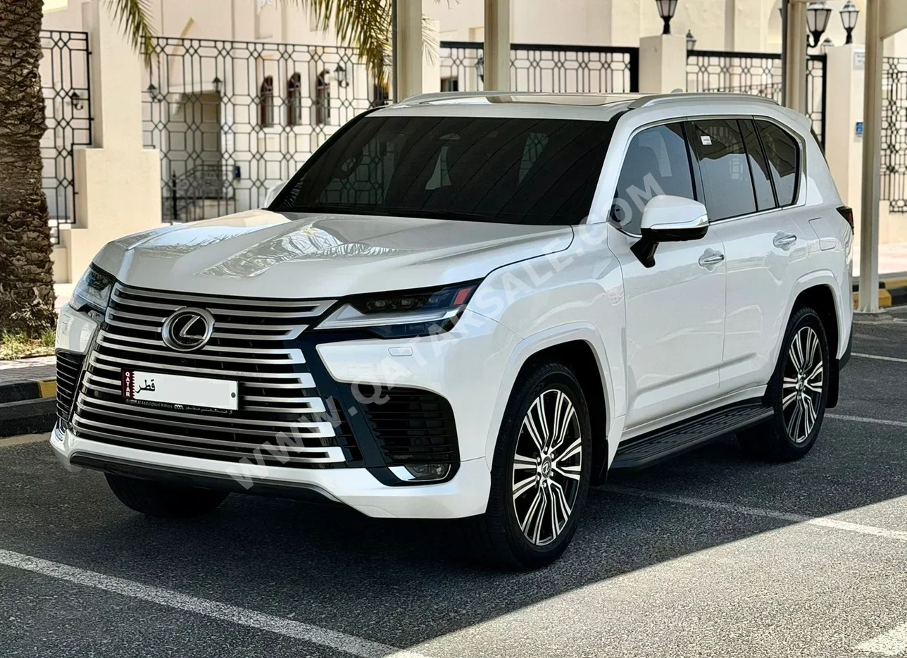 Lexus  LX  600 Luxury  2026  Automatic  3,000 Km  6 Cylinder  Four Wheel Drive (4WD)  SUV  White  With Warranty