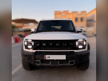 Jetour T2 2025 Automatic 13,000 Km 4 Cylinder Four Wheel Drive (4WD) SUV White With Warranty