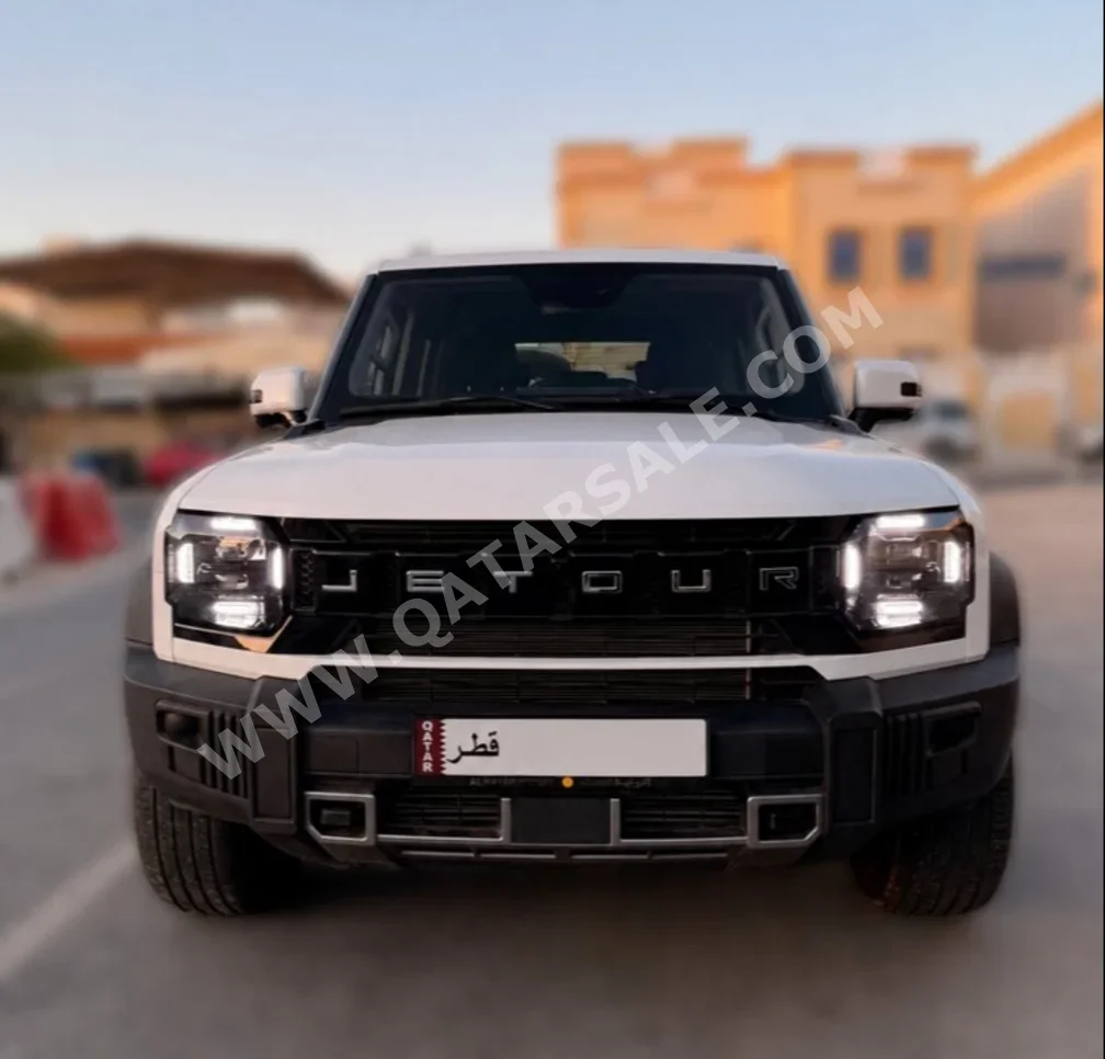 Jetour T2 2025 Automatic 13,000 Km 4 Cylinder Four Wheel Drive (4WD) SUV White With Warranty