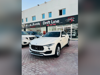 مزاراتي ليفانت كيو 4 2020 اوتوماتيك 117,000 كم 6 سلندر دفع كلي مستمر اس يو في أبيض لؤلؤي