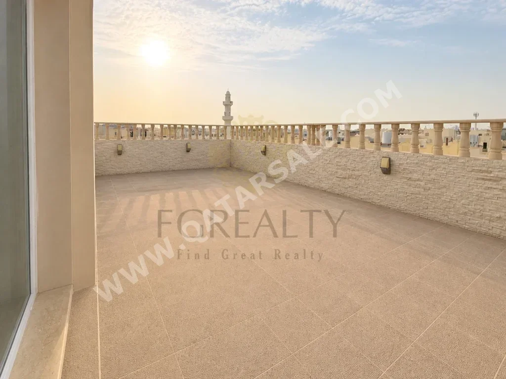 Family Residential  - Not Furnished  - Doha  - Najma  - 6 Bedrooms