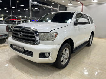 Toyota  Sequoia  2015  Automatic  195,000 Km  8 Cylinder  Four Wheel Drive (4WD)  SUV  White