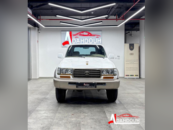 Toyota  Land Cruiser  VXR Limited  1997  Automatic  545,000 Km  6 Cylinder  Four Wheel Drive (4WD)  SUV  White
