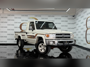 Toyota  Land Cruiser  LX  2021  Manual  53,000 Km  6 Cylinder  Four Wheel Drive (4WD)  Pick Up  White