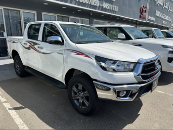 Toyota  Hilux  2026  Automatic  0 Km  4 Cylinder  Four Wheel Drive (4WD)  Pick Up  White  With Warranty