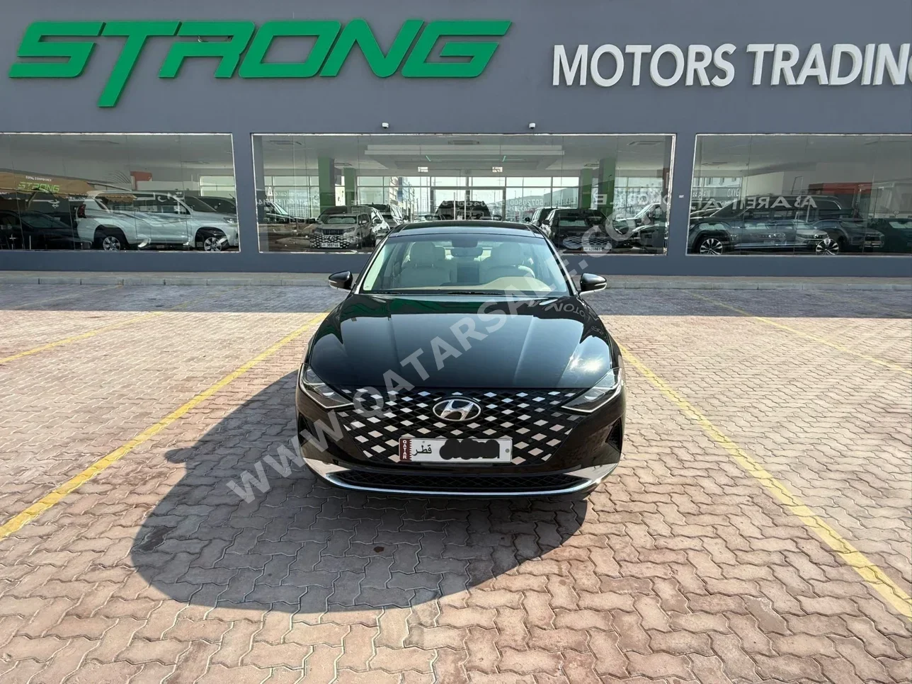 Hyundai Azera 2023 Automatic 63,000 Km 4 Cylinder Front Wheel Drive (FWD) Sedan Black