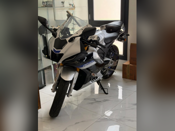 Yamaha R1 - 2023 - Color Silver