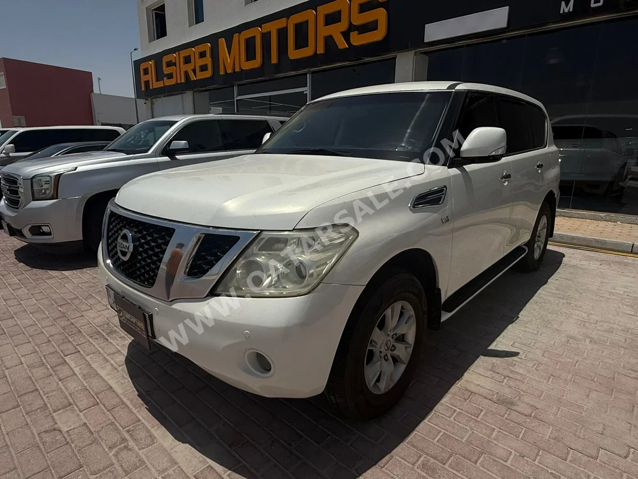 Nissan Patrol SE 2013 Automatic 355,000 Km 8 Cylinder Four Wheel Drive (4WD) SUV White