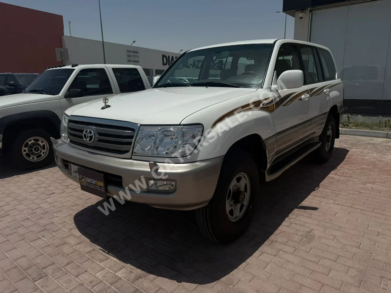 Toyota  Land Cruiser  VXR  2006  Automatic  505,000 Km  8 Cylinder  Four Wheel Drive (4WD)  SUV  White