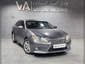 Lexus ES 250 2013 Automatic 265,000 Km 4 Cylinder Rear Wheel Drive (RWD) Sedan Gray