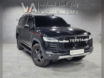 تويوتا  لاند كروزر  جي ار سبورت توين تيربو  2022  اوتوماتيك  183,000 كم  6 سلندر  دفع رباعي  اس يو في  أسود