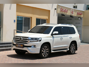 Toyota Land Cruiser VXS 2018 Automatic 75,000 Km 8 Cylinder Four Wheel Drive (4WD) SUV White
