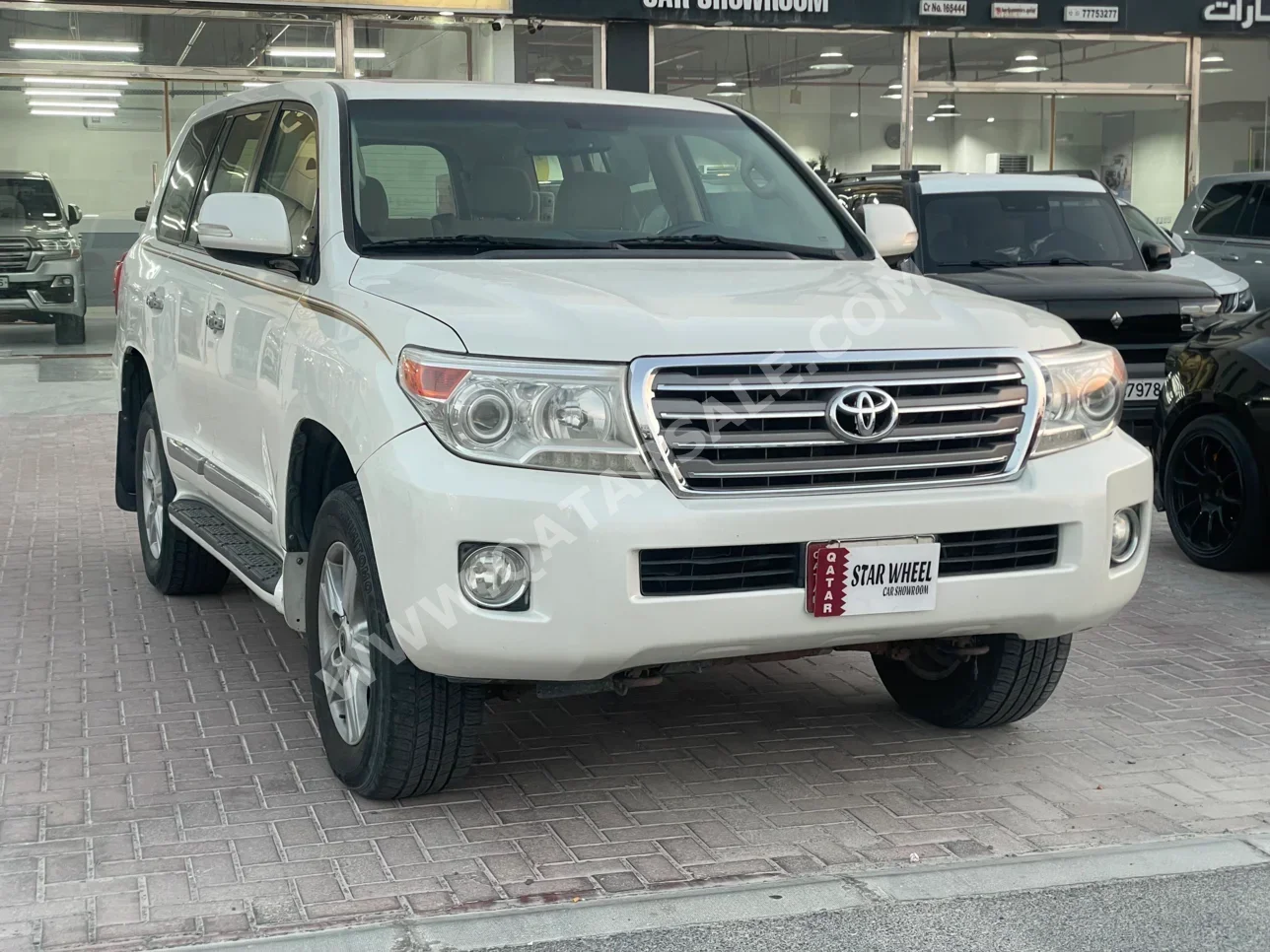 Toyota Land Cruiser VXR 2015 Automatic 421,000 Km 8 Cylinder Four Wheel Drive (4WD) SUV White