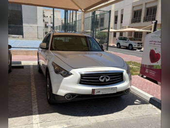 Infiniti QX 70S 2012 Automatic 79,000 Km 8 Cylinder All Wheel Drive (AWD) SUV White