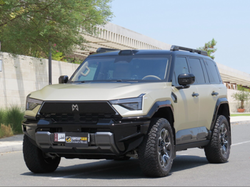 M Hero M817 Hybrid 2025 Automatic 1,500 Km 4 Cylinder Four Wheel Drive (4WD) SUV Gold